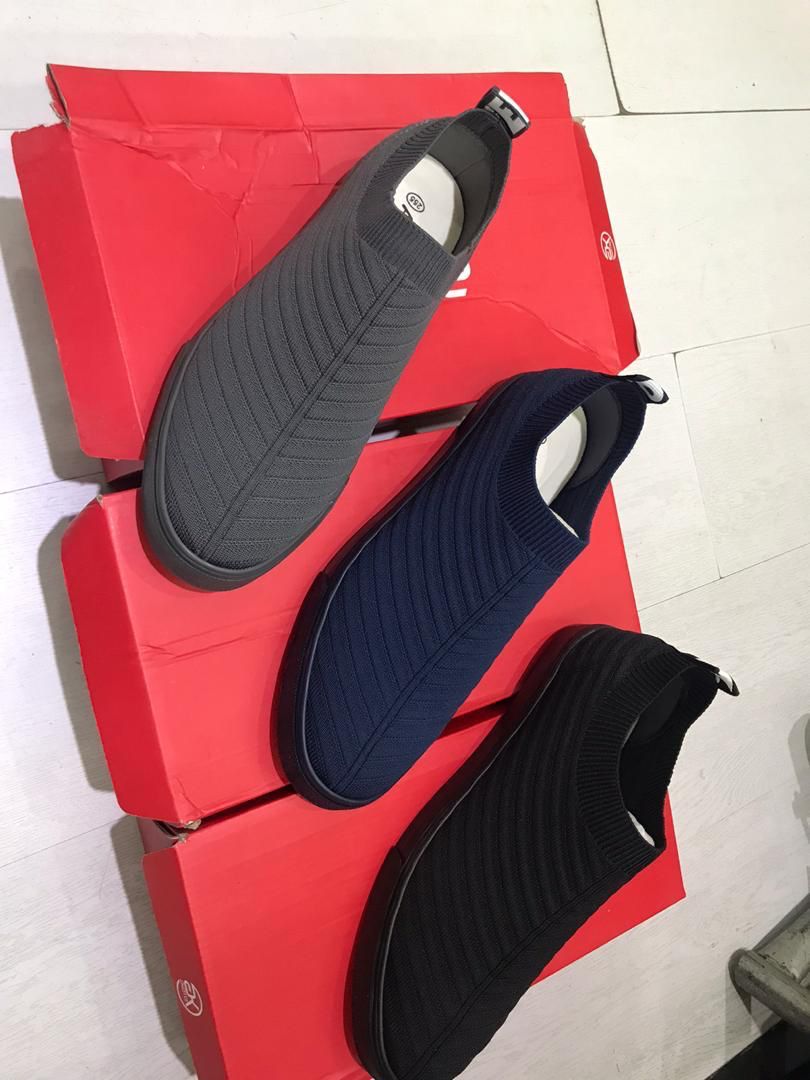 SOCKS SHOE