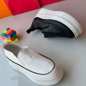 ADULT STRIPE SNEAKER
