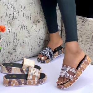 CHANNEL HEEL SLIPPERS