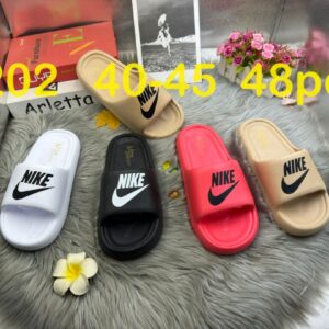 NEW NIKE SLIDE
