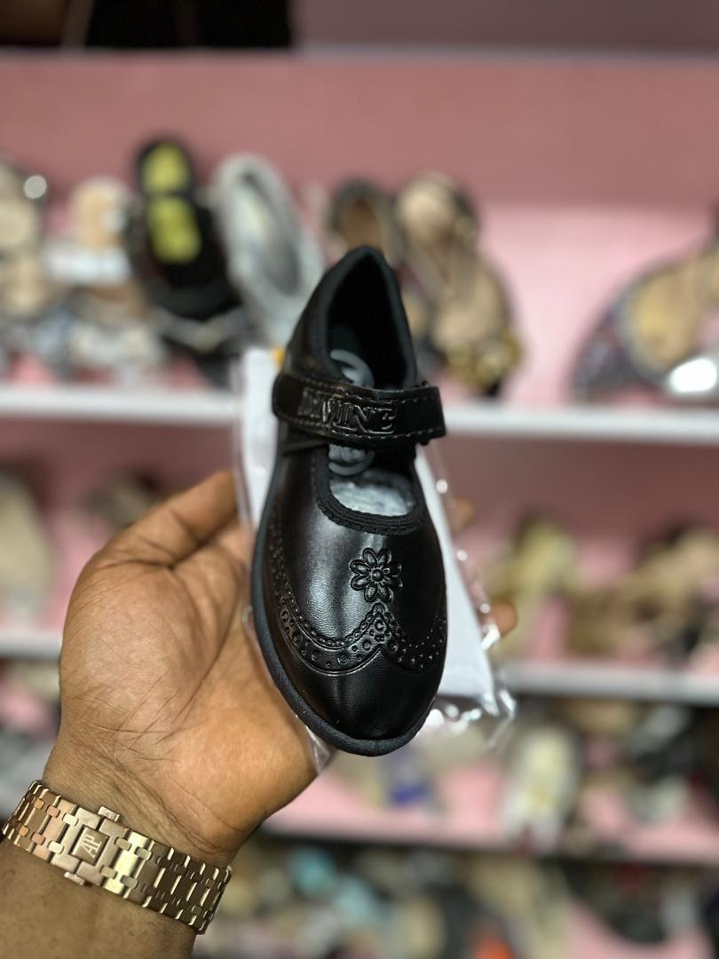 ROSY SCHOOL GIRLS SHOE - Image 2